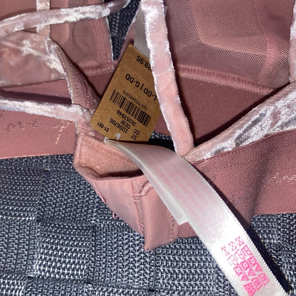 VICTORIA SECRET PINK VELVET TRIANGLE BRALETTE - Picture 10 of 10